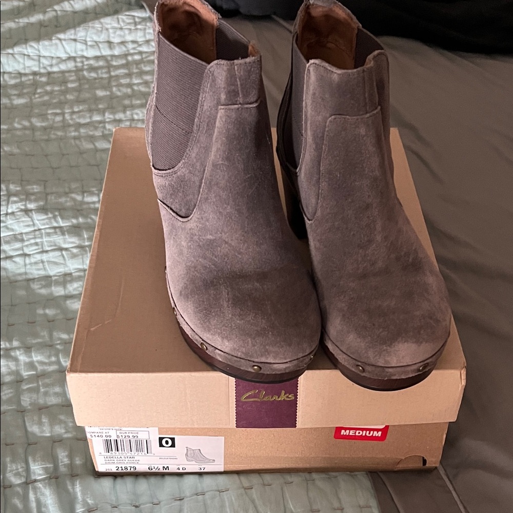 Clarks Beige/Gray Suede Ankle Boots NWT